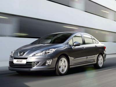Резиновый коврик в багажник Peugeot 408 (Пежо 408) с бортиком