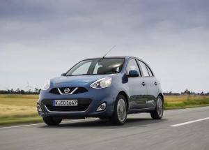 Резиновый коврик в багажник Nissan Micra (2013-н.в.) с бортиком