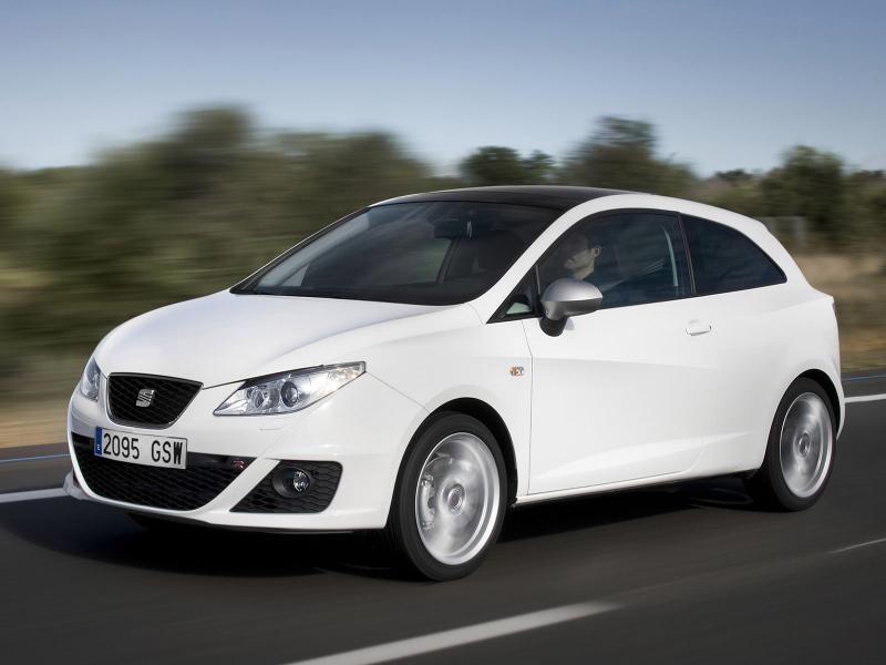 Резиновый коврик в багажник Seat Ibiza 4 HB(Сеат Ибица 4) с бортиком 