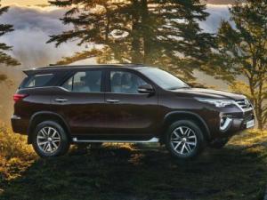 Коврик в багажник Toyota Fortuner (Тойота Форчюнер)  (2016-н.в.) 7 МЕСТ с бортиком