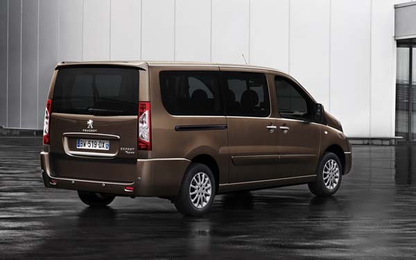 Резиновый коврик в багажник Peugeot Expert Minivan (Пежо Эксперт Мультивен) с бортиком