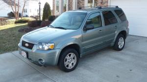 Коврик в багажник Ford Escape (2000-2006) с бортиком