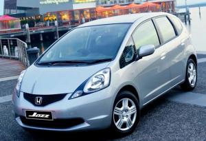 Коврик в багажник Honda Jazz GD (2004-2009) с бортиком