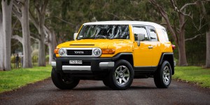 Велюровые коврики в салон Toyota FJ Cruiser ( Тойота Фиджей Крузер)