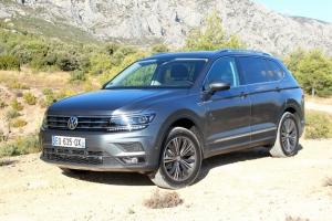 Коврики в салон Volkswagen Tiguan 2 Allspace (2017-н.в.)  3D с бортиком