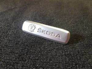 Лейбл металлический Skoda (Шкода) без цвета