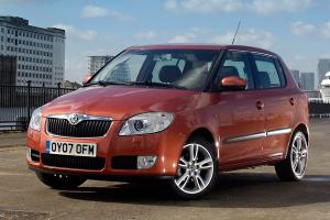 Коврик в багажник в багажник Skoda Fabia (2007-2013) с бортиком