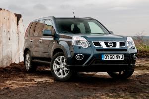 Резиновый коврик в багажник Nissan X-Trail T31 SE-B 2 кармана (2007-2014) с бортиком