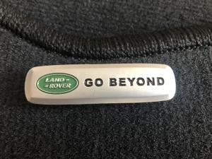 Лейбл металлический Land Rover "Go Beyond" (Ленд Ровер ГОУ Бьенд) цветной