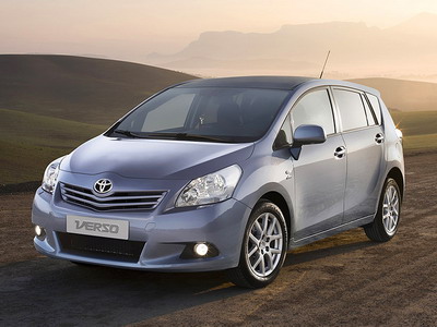 Велюровые коврики в салон Toyota Verso (Тойота Версо)