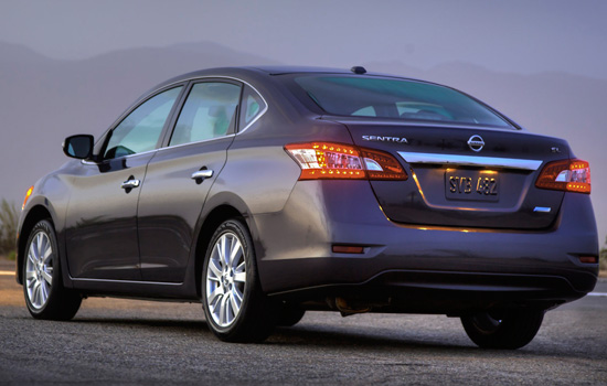 Резиновый коврик в багажник Nissan Sentra (Ниссан Сентра) с бортиком