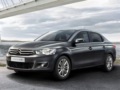 Резиновый коврик в багажник Citroen C-Elysee (Ситроен С-Элизе) с бортиком