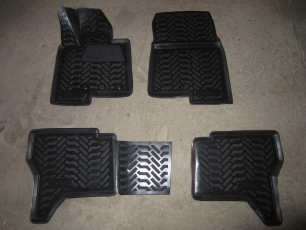 Коврики в салон Mitsubishi Pajero 4 (Митсубиси Паджеро 4) 3D с бортиком