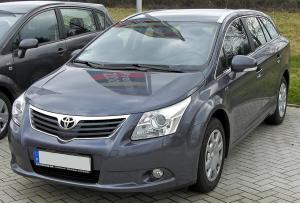 Коврик в багажник Toyota Avensis T27 (2009-н.в.) с бортиком