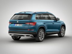 Коврик в багажник в багажник Skoda Karoq с бортиком 