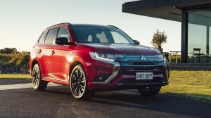 Коврик в багажник в багажник Mitsubishi Outlander Cross PHEV (2021-н.в.) с бортиком