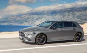 Коврик в багажник Mercedes-Benz A-klasse W177 (Мерседес А-класс w177) с бортиком