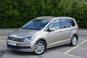 Коврики в салон Volkswagen Touaran 3 5T  (2015-н.в.) 3D с бортиком