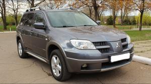 Коврики в салон Mitsubishi Outlander (2006-н.в) 3D с бортиком