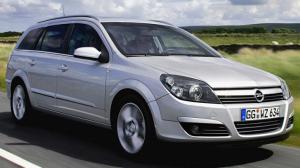 Резиновый коврик в багажник Opel Astra Family H (2004-2014) с бортиком