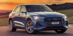 Коврик в багажник Audi e-tron с бортиком