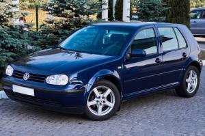Коврик в багажник Volkswagen Golf 3 (1993-1999) с бортиком