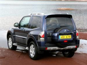 Велюровые коврики в салон Mitsubishi Pajero 3 (Митсубиси Паджеро 3)(3 Двери)  ковролин LUX