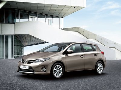 Велюровые коврики в салон Toyota Auris II (Тойота Аурис 2)