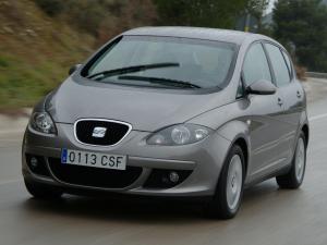 Коврик в багажник для Seat Altea Freetrack 5P5 (2006-н.в.) c бортиком