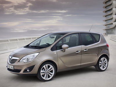Резиновый коврик в багажник Opel Meriva B (Опель Мерива Б) с бортиком