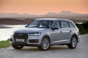 Коврик в багажник Audi Q7 4L (2005-2015) с бортиком