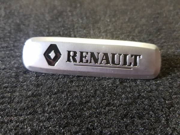 Лейбл металлический Renault (Рено) цветной