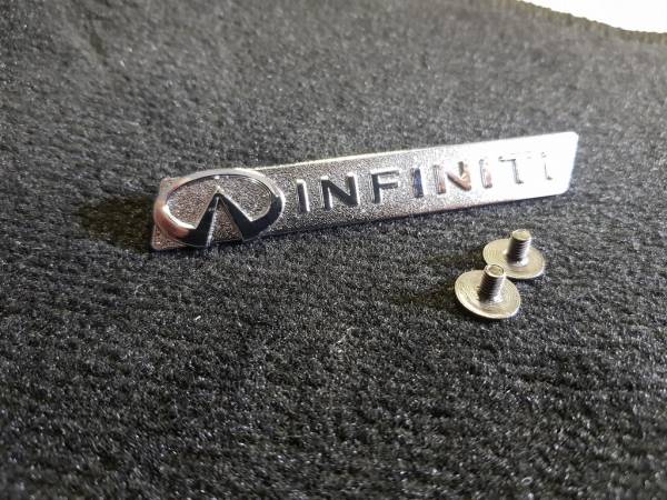 Лейбл металлический Infiniti (Инфинити) фигурный 