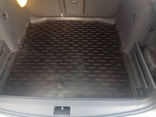 Коврик в багажник в багажник Skoda Octavia A7 HB (Шкода Октавия А7 хэтчбек) с бортиком