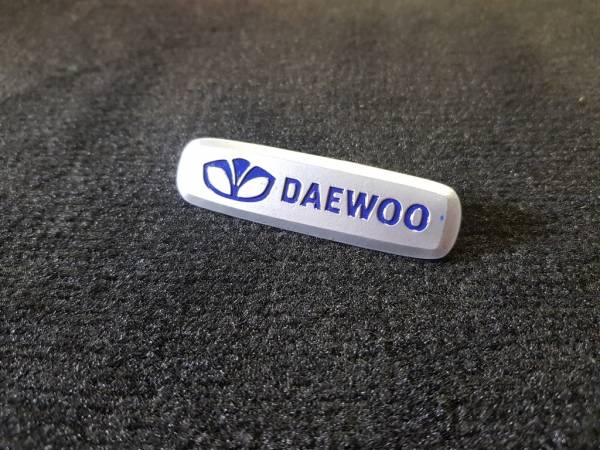 Лейбл металлический Daewoo (Дэу) цветной
