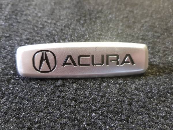 Лейбл металлический Acura (Акура) цветной