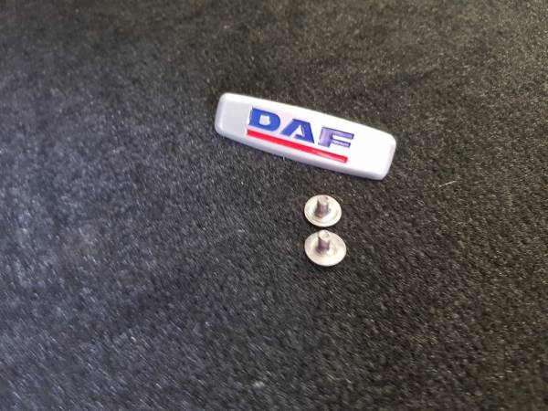 Лейбл металлический Daf (Даф) цветной