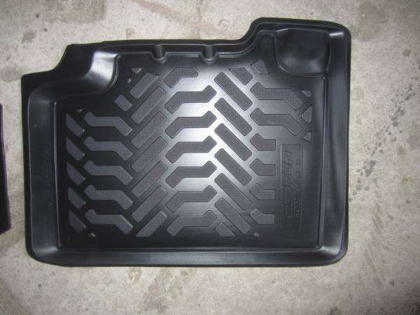 Резиновые коврики в салон Jeep Grand Cherokee IV WK 2 (Джип Гранд Чероки 4 ВК) (2010-) с бортиком