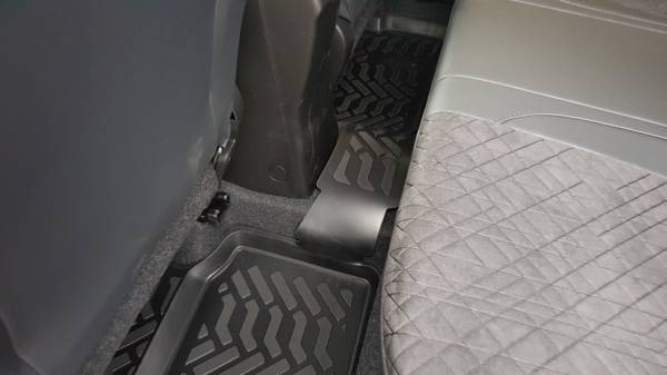 Коврики в салон Suzuki Vitara (Сузуки Витара ) (2015-)с бортиком