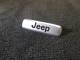 Лейбл металлический Jeep (Джип) цветной (черная заливка)