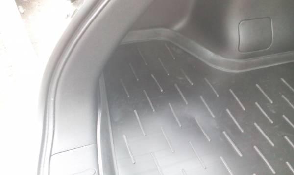 Резиновый коврик в багажник Nissan Juke (Ниссан Жук) с бортиком