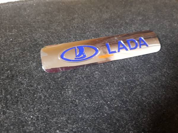 Лейбл металлический Lada (Лада) цветной БОЛЬШОЙ
