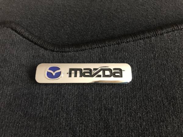 Лейбл металлический Mazda (Мазда) БОЛЬШОЙ цветной